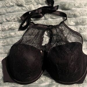 Cacique bra with la e overlay. Ribbon halter closure. 38DD